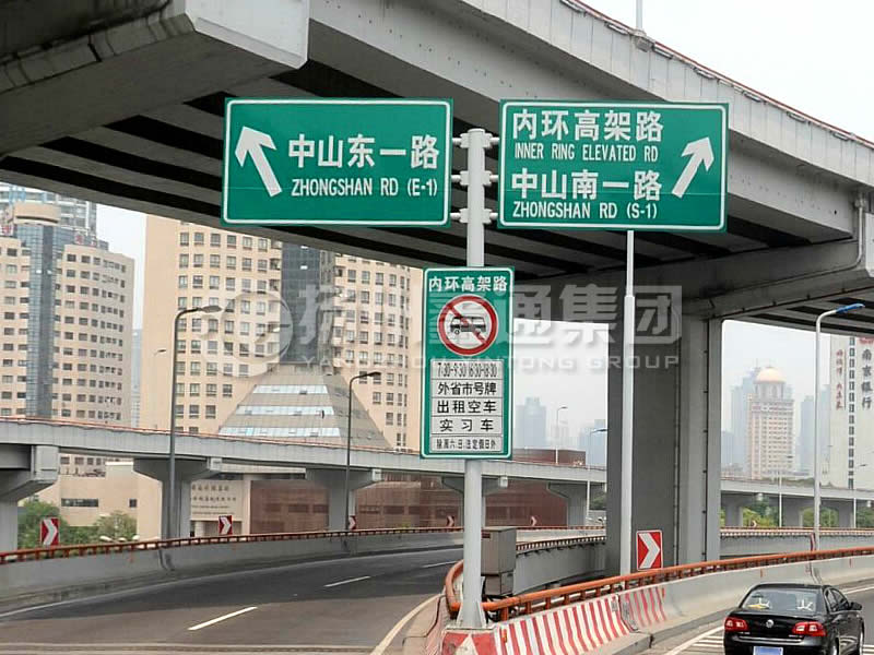 BZG-013，交通標(biāo)志桿，T型三懸臂交通標(biāo)志桿