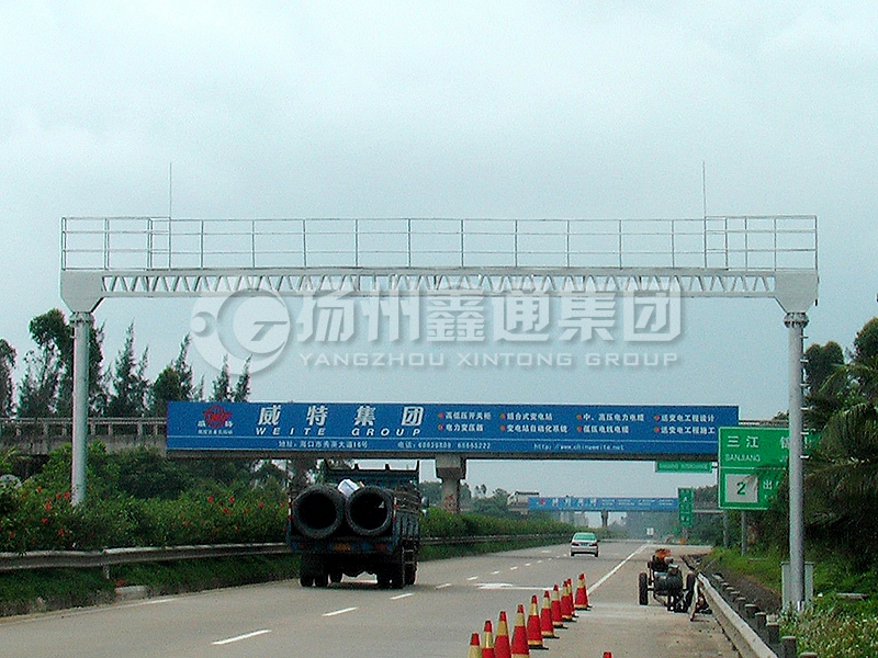 LMJ-010，情報(bào)板龍門架