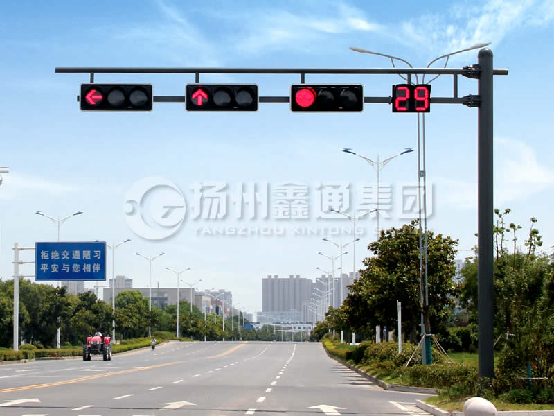 XHDG-002，F(xiàn)型懸臂信號(hào)燈桿